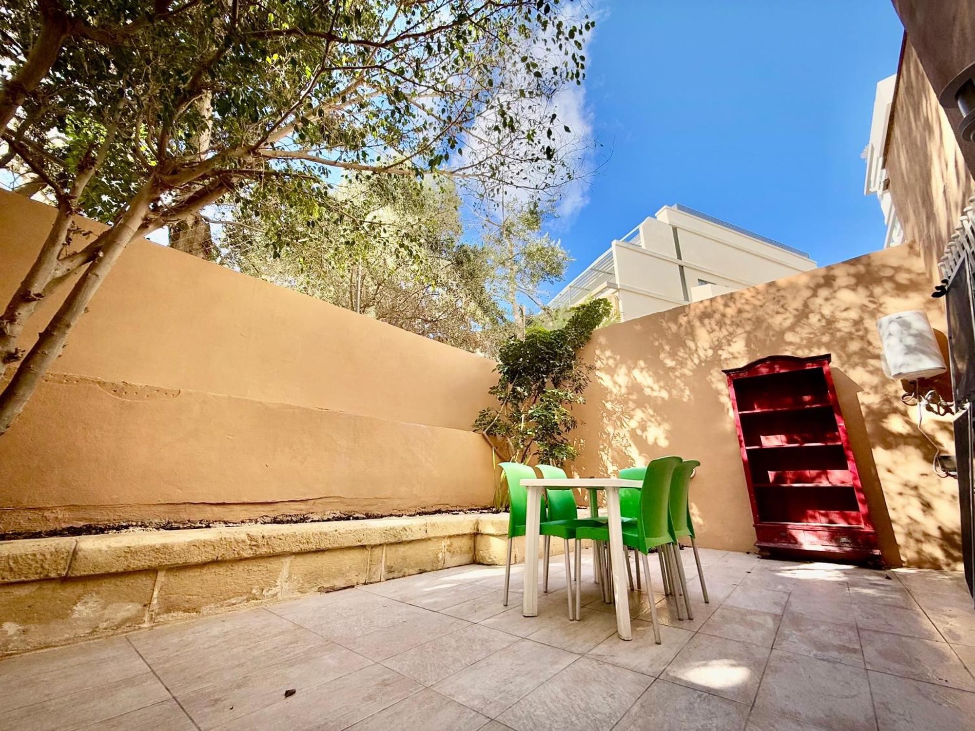 Stylish 2br In Stjulians Apartamento